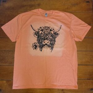 Women's Peach Graphic Tee Highland Cow Floral Print Cute Short Sleeve Top